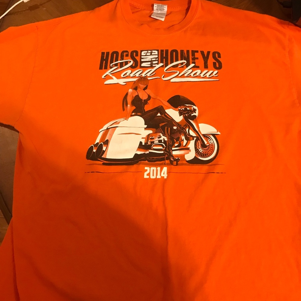 Hogs and Honey Tee